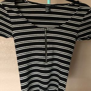 Cropped short sleeved boat neck zip up tee shirt